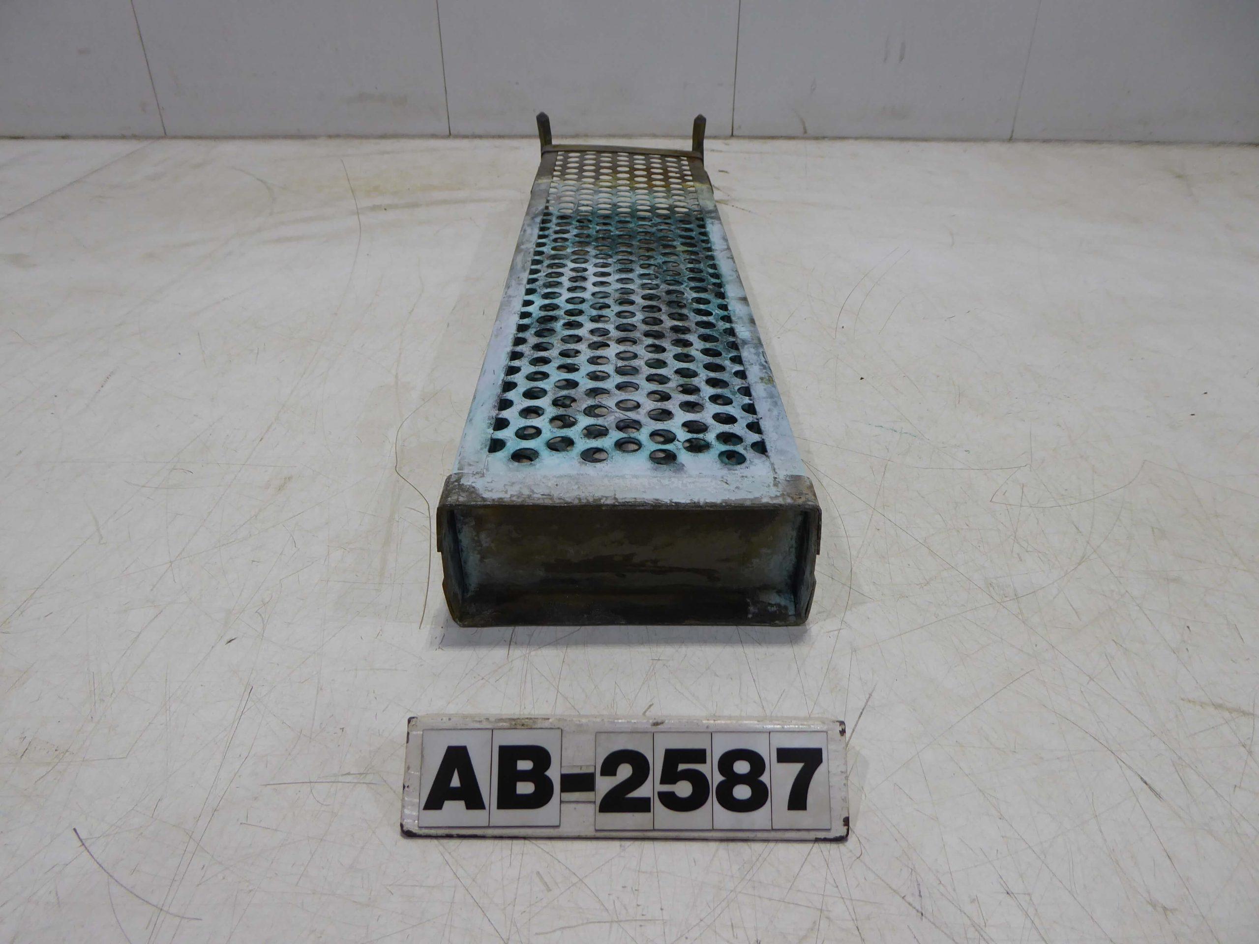 AB2587e-scaled