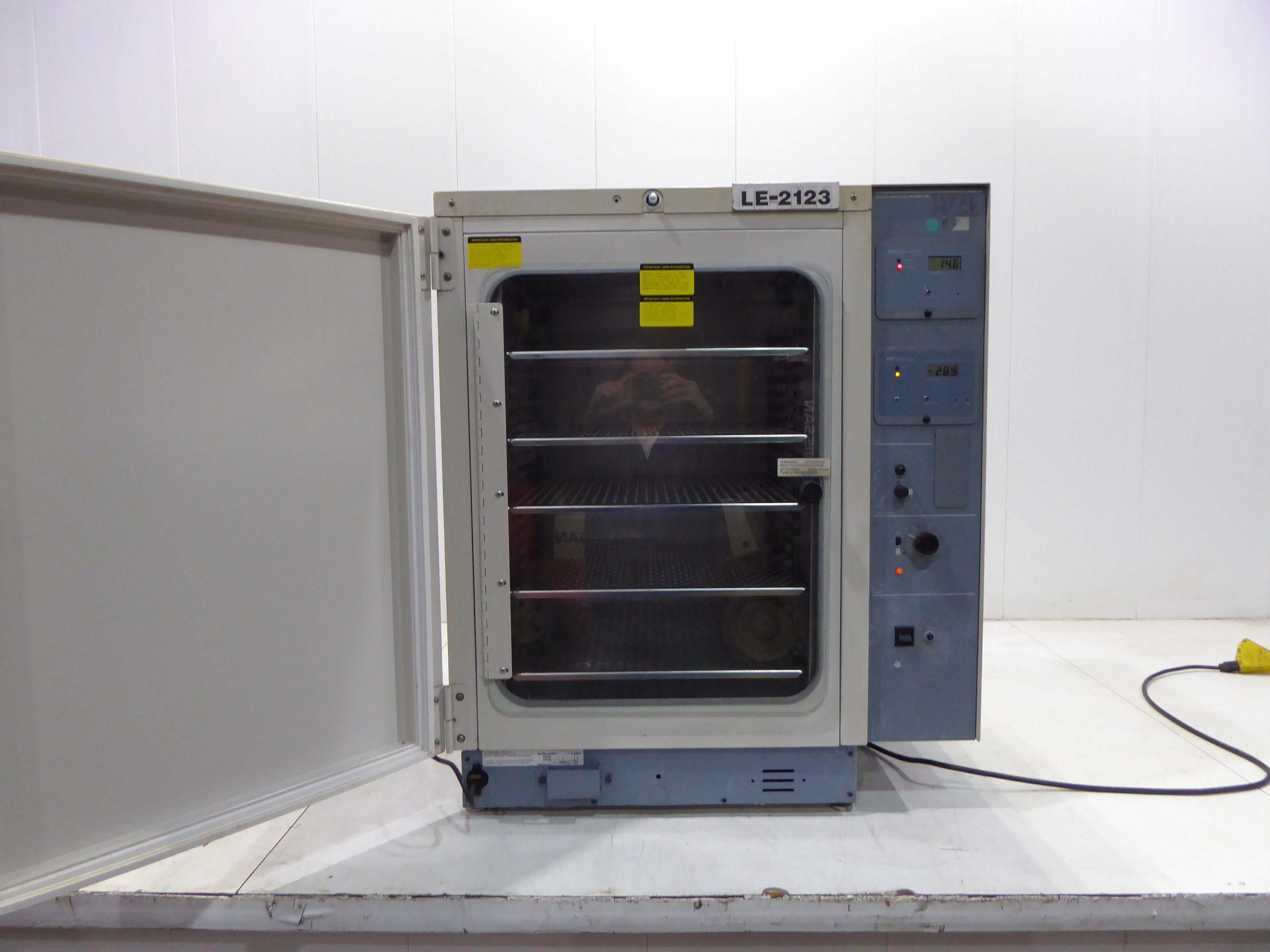 Forma Scientific Model 2546 Incubator LE2123