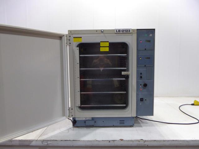 Forma Scientific Model 2546 Incubator LE2123