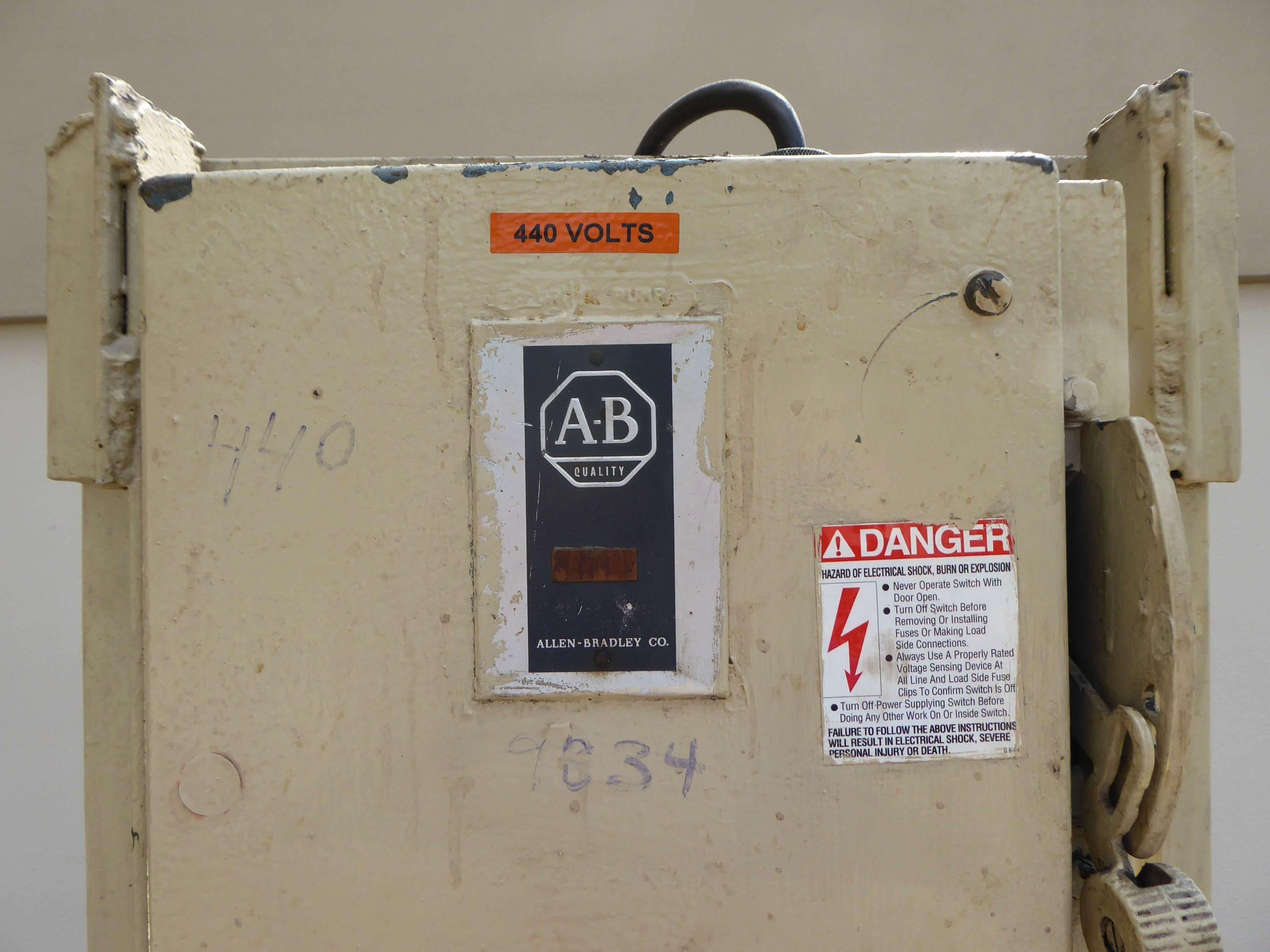 Hammond Double Ended Buffing Jack V2146