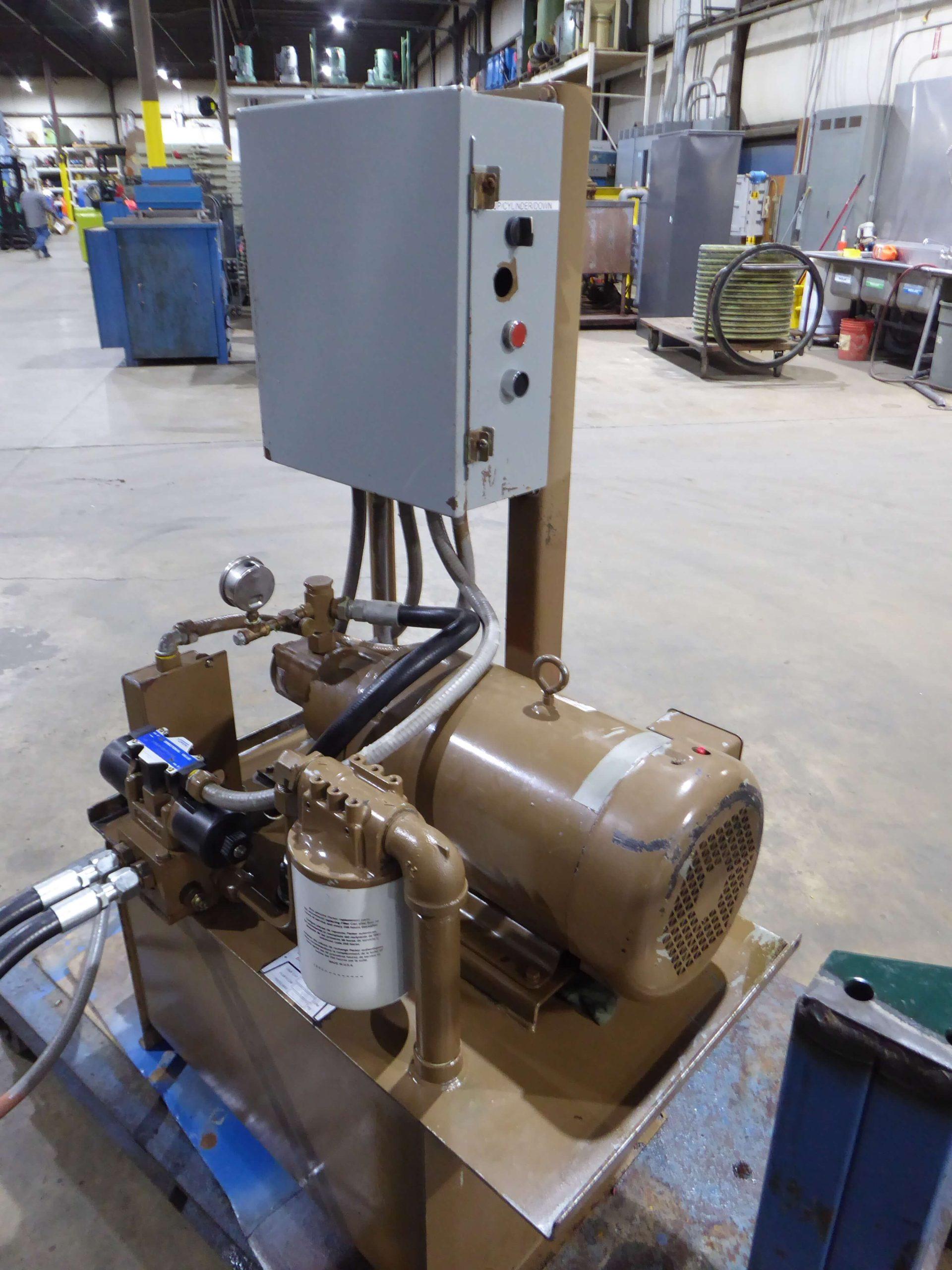 Piqua Golden Giant Baler MH2388