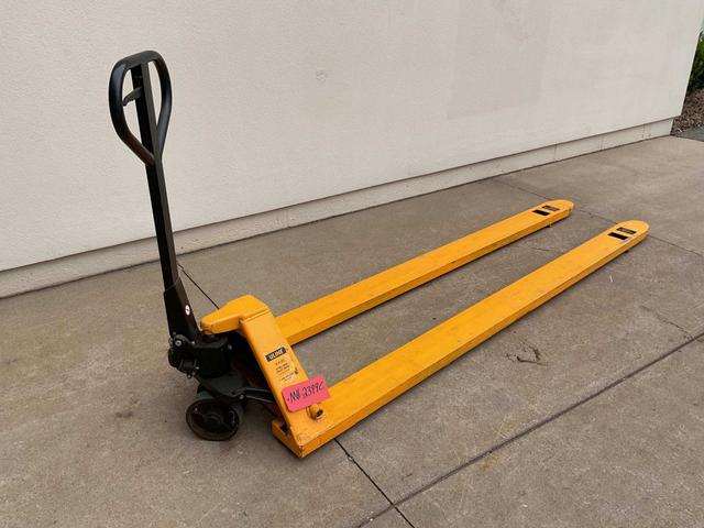 Uline 5500 lb. Capacity Extra Long Fork Pallet Jack MH2399C