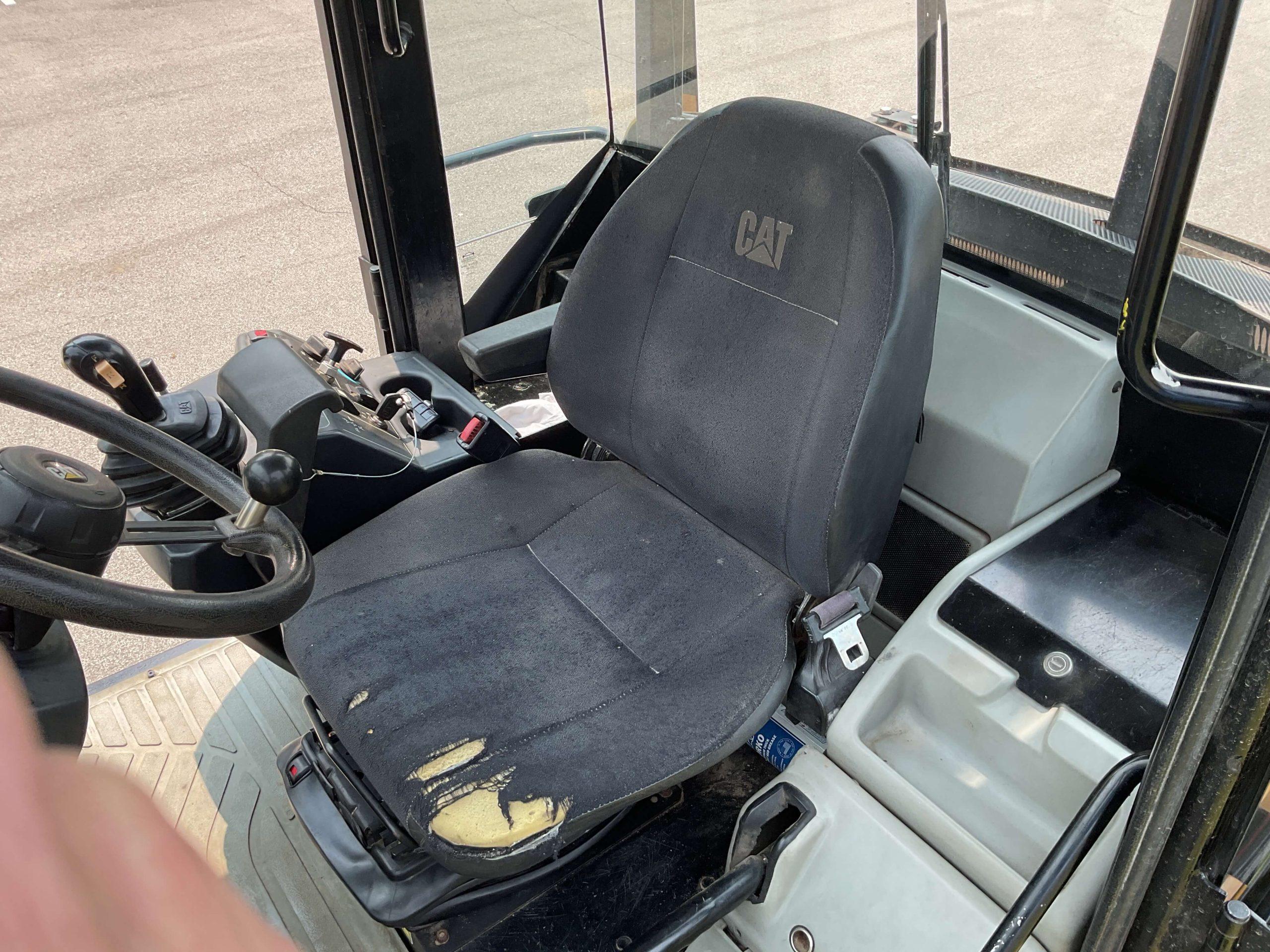 Caterpillar 8,000 Capacity Model 908 Wheel Loader with Bucket FL2078