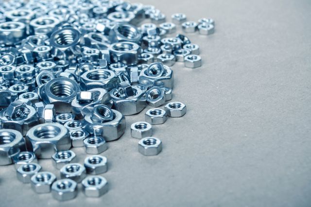 Clear zinc passivated fasteners