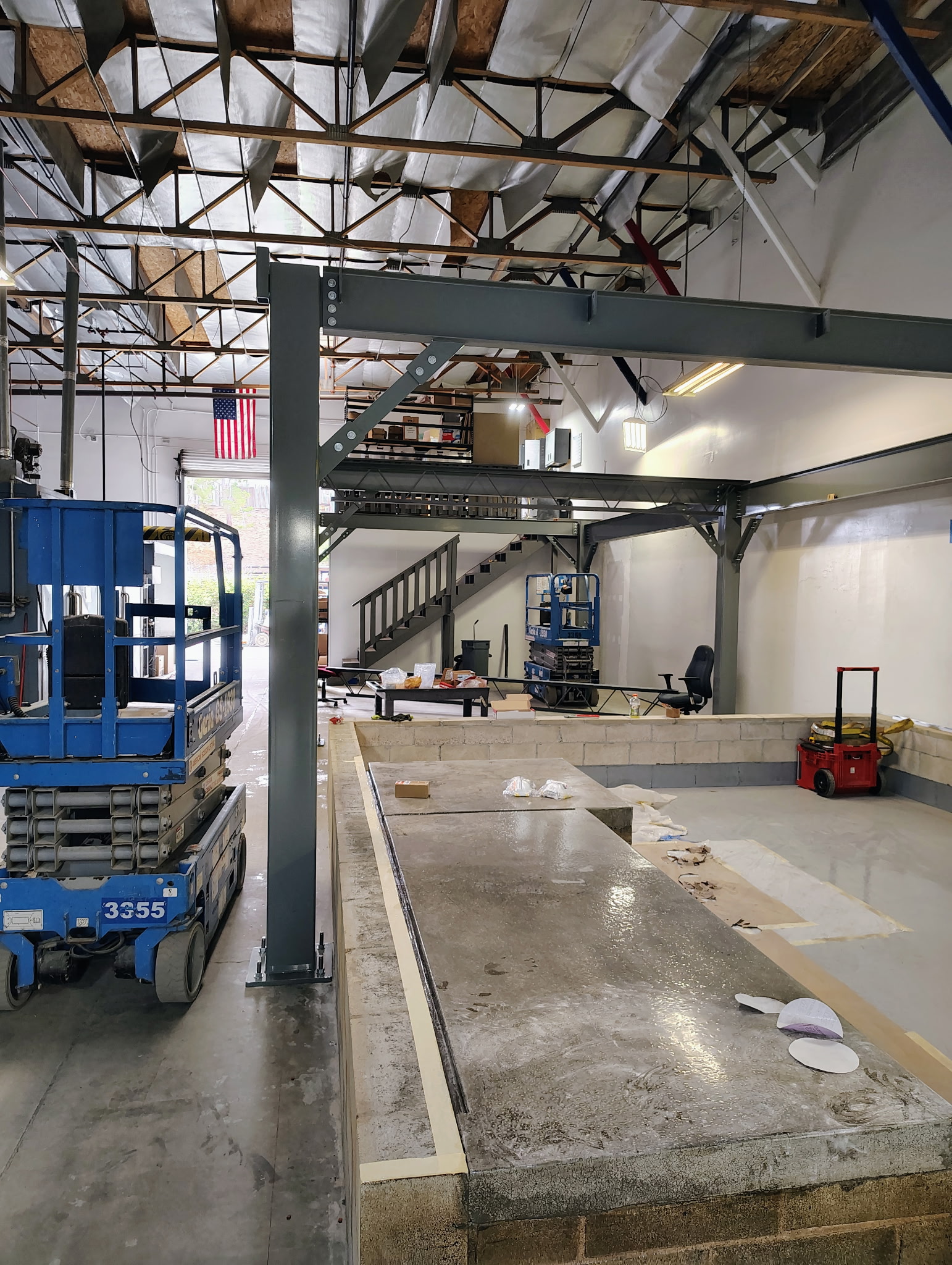Structural steel and platform installation for plating shop expansion